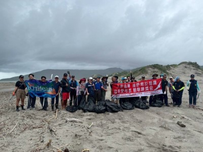 林業及自然保育署屏東分署 、滿州鄉公所 、保安警察第七總隊第八大隊 、屏東縣政府消防局 第四大隊、國家中山科學研究院等機關會同剛才社區及相關環境保育團體共同凈灘1